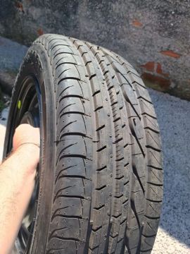 Pneu Goodyear aro 15 com roda de ferro 