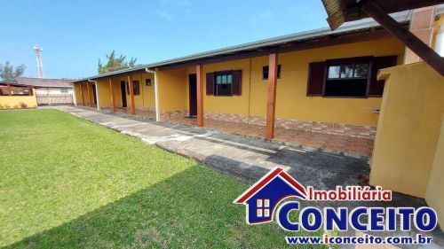 PC18 - Linda residência com 3 apartamentos no balneário Presidente