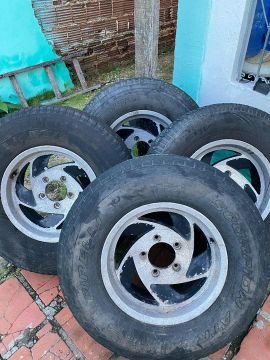 Jogo de Rodas 265/70 R16