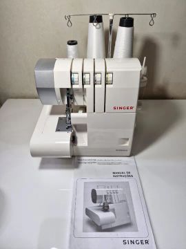 Maquina Overloque (Overlock) Singer