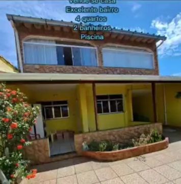 Casa com piscina a venda em Campo Grande.