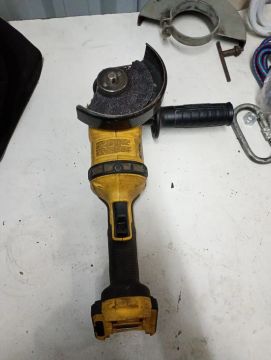 Esmerilhadeira Angular DeWalt
