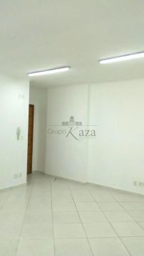 Oportunidade - Sala comercial - Espaço Empresarial Sky I - Centro - 82m².
