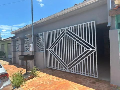 Casa grande com 3 quartos no Bairro CPA IV