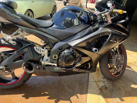 Moto GSX 1000 srad