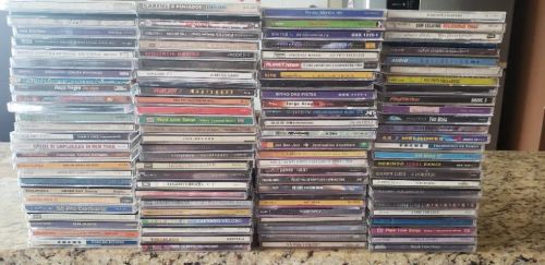 cdsColeção com +100 CDs - Diversos Gêneros - Ótimo Estado - Discografia do Legião Urbana