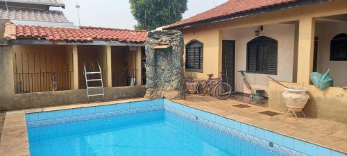 Vendo uma casa no Recanto dos Pássaros 700.000