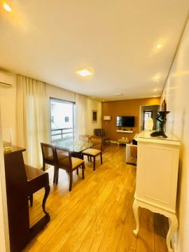 Apartamento com 2 dorm. 1 suíte 145m² e 2 vagas - R$ 900.000 Santos, SP