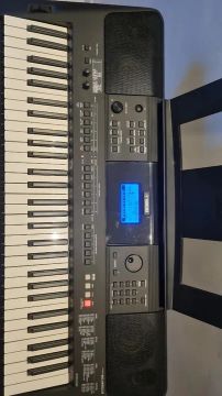 Teclado Yamaha PSR-E453 - Excelente Estado + Acessórios