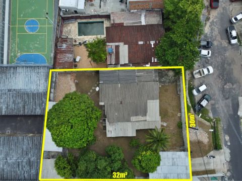 Terreno de 930m² no Adrianopolis todo documentado