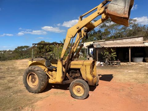 Vende se Trator Pula Pula Massey Ferguson  