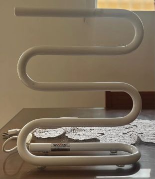 Toalheiro Elétrico Dibase Portátil branco 40w - Seccare