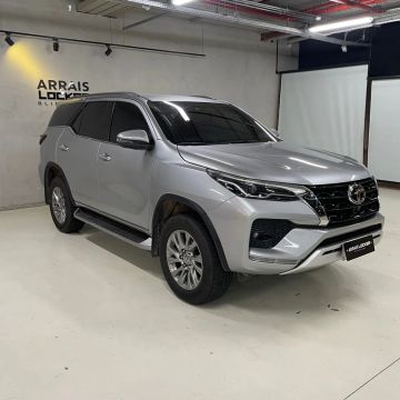 TOYOTA/HILUX SW4 SRX 2023/2024( SEMI NOVO NÃO BLINDADO ) 