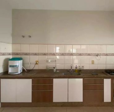Alugo Casa na 208 sul 