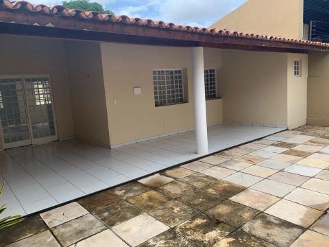 Aluga-se Casa - Ilhotas