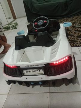 Carrinho elétrico com controle remoto 