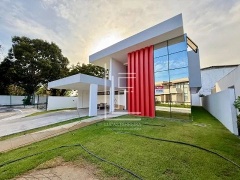 Casa de altíssimo padrão com 4 suítes e 300m² na Praia do Francês - Condomínio Granville
