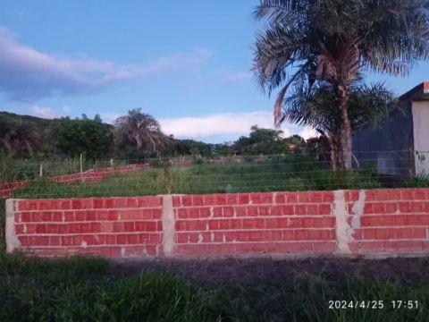 Vendo lote medindo 324 m²/ Catuaba 