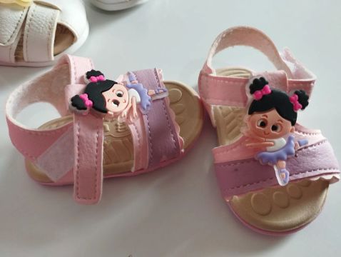 2 Sandálias infantis para menina