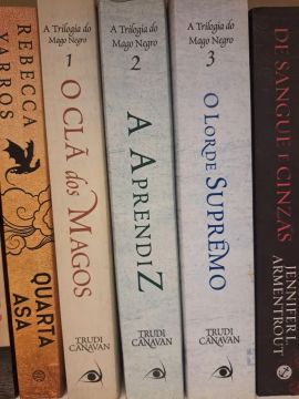 Trilogia do Mago Negro