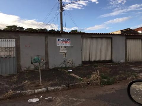 Lote 398 metros com casa e 2 barracões - Jd Pompéia 