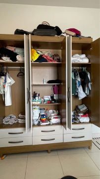 Guarda-Roupas de 6 Portas com 6 Gavetas