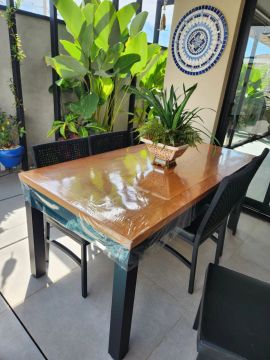 Mesa de madeira para área externa com 6 cadeiras