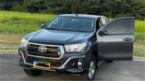Hilux único dono, toda original garantia de fabrica + 5 anos ou se atingir 200.000km