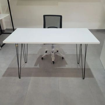 Mesa Escrivaninha Branca Retro, Pés Ferro, 135x67