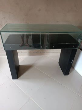 Mesa de Vidro com Base Preta