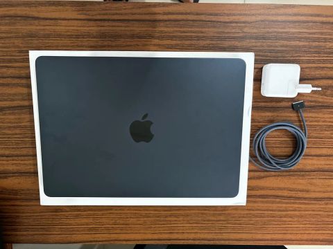 MACBOOK AIR M4 - MIDNIGHT 