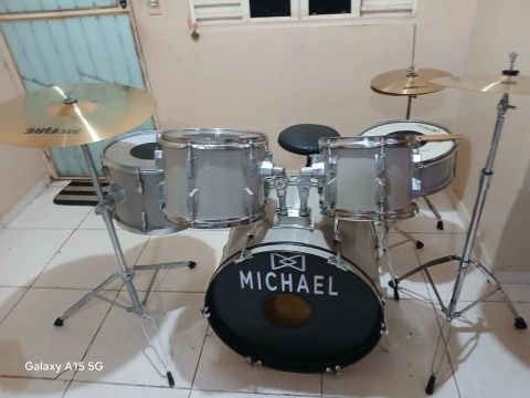Bateria Michael completa 