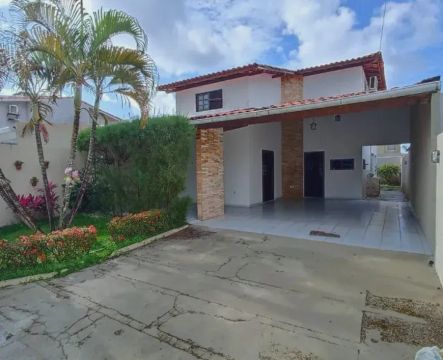 CASA COND MONTE BELO