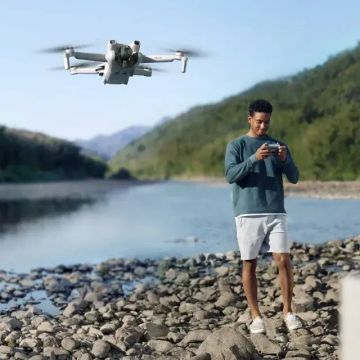 Drone Dji Mini 3 Single Controle Com Tela 1 Bateria Branco Novo Na Caixa