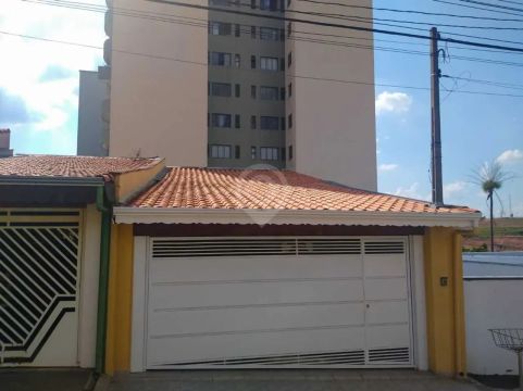 Casa de rua - / Residencial / Nova Itatiba