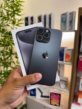iPhone 15 Pro Max 256GB Preto - Seminovo - 1 Ano de uso - 87% - Garantia - Até 18X