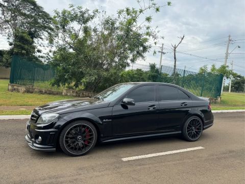 Mercedes C63 AMG 90k em manutenção
