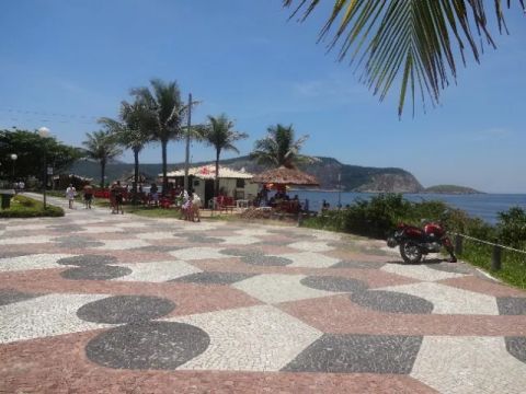 Casa em Camboinhas / Niterói  4 quartos Piscina e churrasqueira