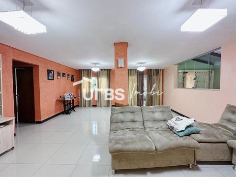 0 - Sobrado 7 quartos, sendo 3 suítes