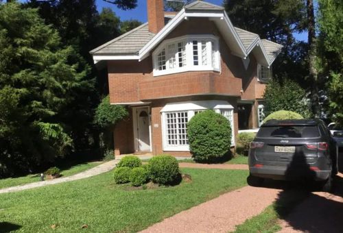 CASA 3 DORMITÓRIOS