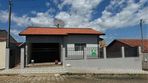 Casa à venda em ótima localização - bairro Ouro Verde - Ouro Fino/MG