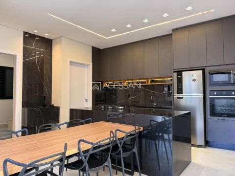 Casa para Venda em Franca, Centro, 4 dormitórios, 1 suíte, 3 banheiros, 2 vagas