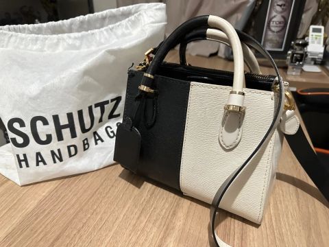 Bolsa Schutz Preta e Branca