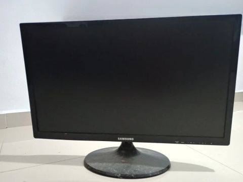 Monitor LCD Samsung 21.5 polegadas