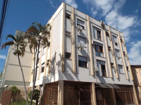 Apartamento à venda no Centro com 1 dormitório e 45m² de área útil disponível.