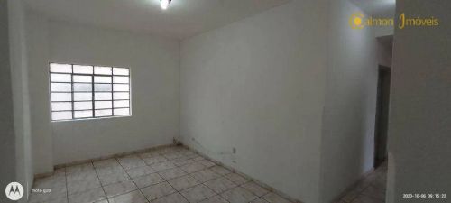 Apartamento com 2 dormitórios para alugar, 100 m² por R$ 1.500,00/mês - Vila Galvão - Guar