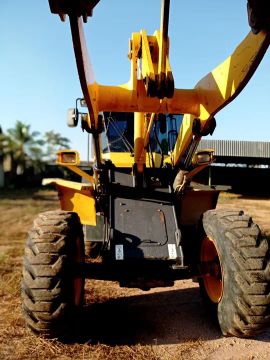 Pá Carregadeira Komatsu WA-200 
