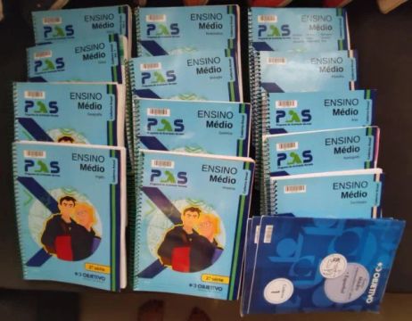 Livros Objetivo - 2° ano Ensino Médio - Versão  2023 - Super conservados