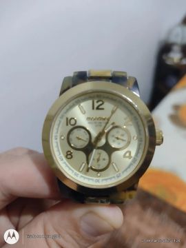 Relógio Feminino Dourado Mondaine Tartaruga