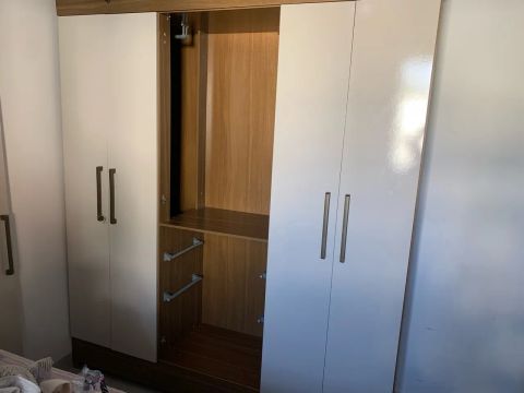 Guarda roupa 6 portas semi novo